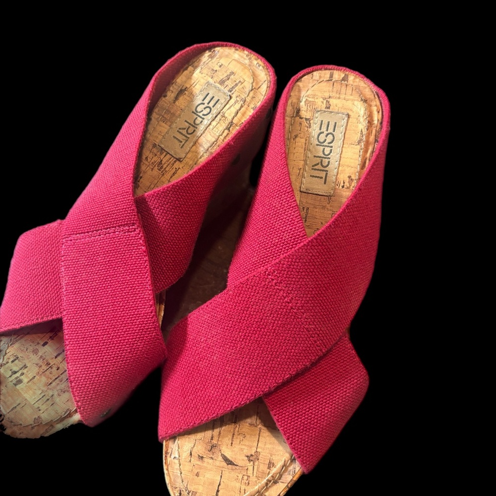 Women’s pink wedge shoes